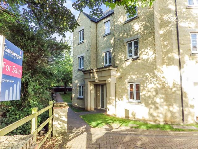 Flat for sale in Cogges, West Oxfordshire