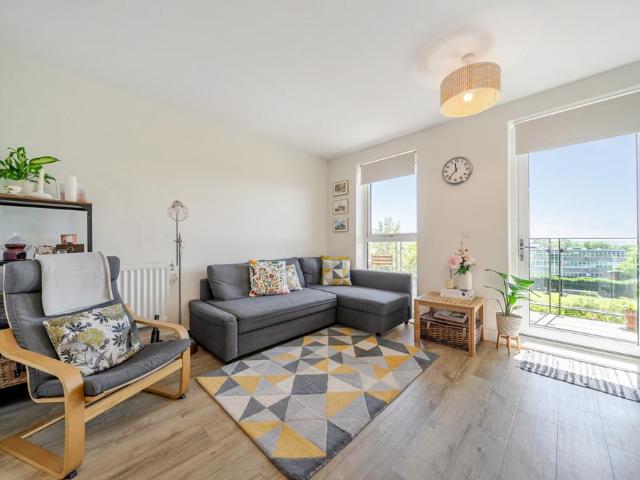 Flat for sale in Crystal Palace, Greater London