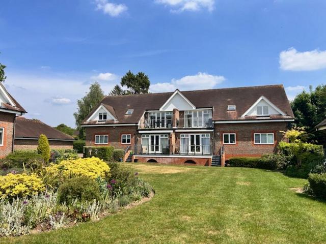 Flat for sale in Wooburn, Bourne End