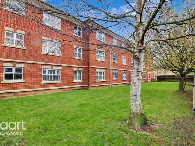 Flat for sale in Moulsham, Chelmsford