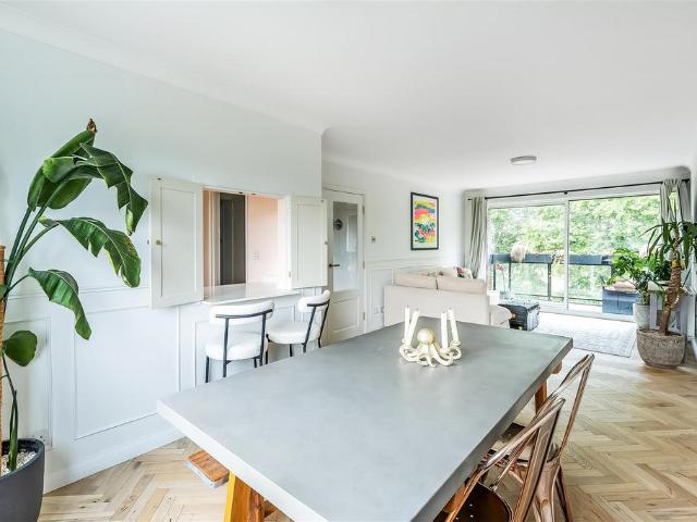 Flat for sale in Hurst Green, Tandridge