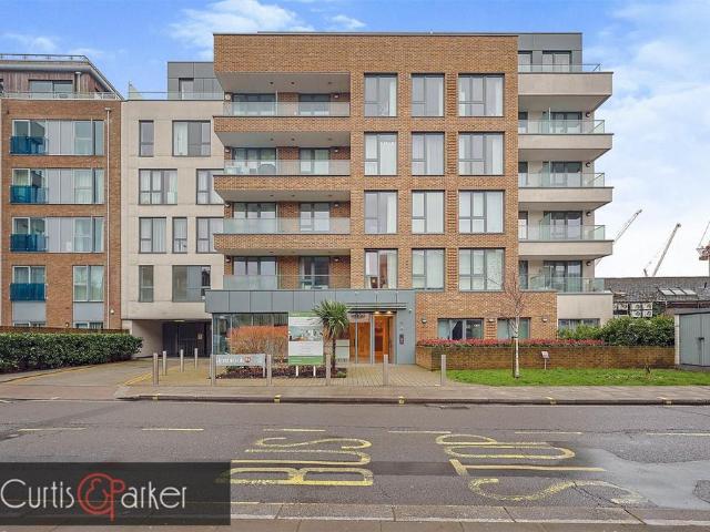 Flat for sale in Hammersmith, Greater London