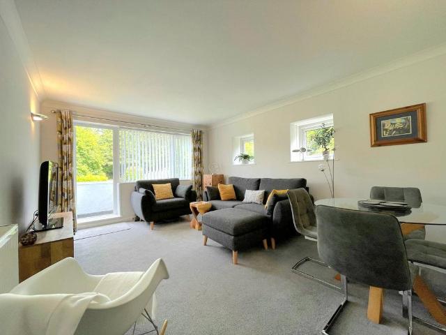 Flat for sale in West Cliff, Bournemouth