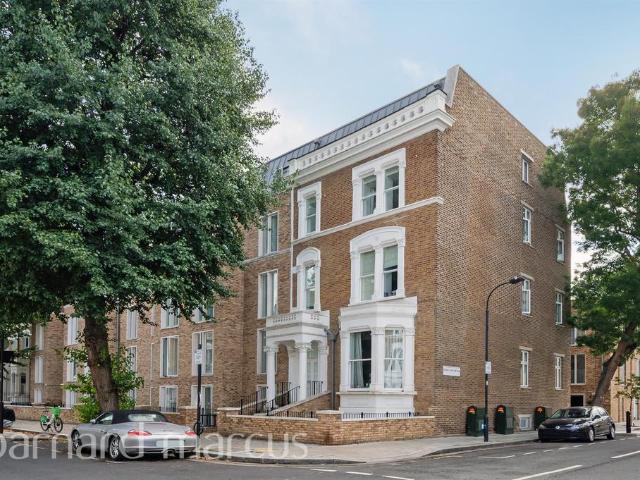 Flat for sale in Brook Green, Greater London