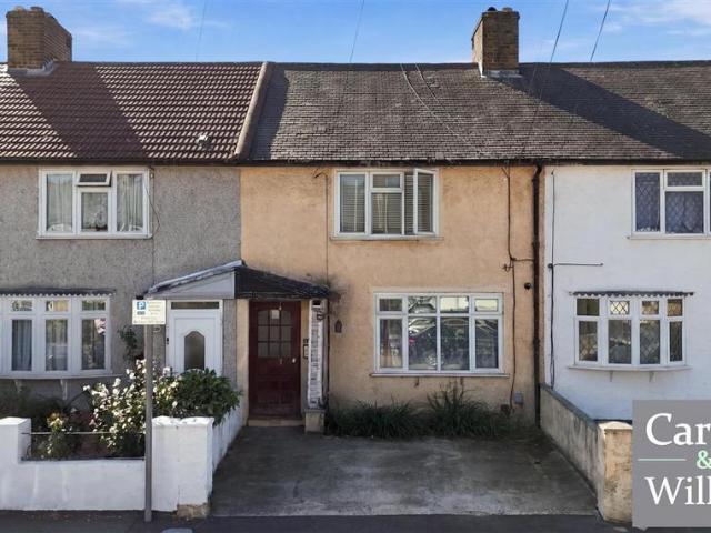 Flat for sale in London Borough of Barking and Dagenham, Greater London