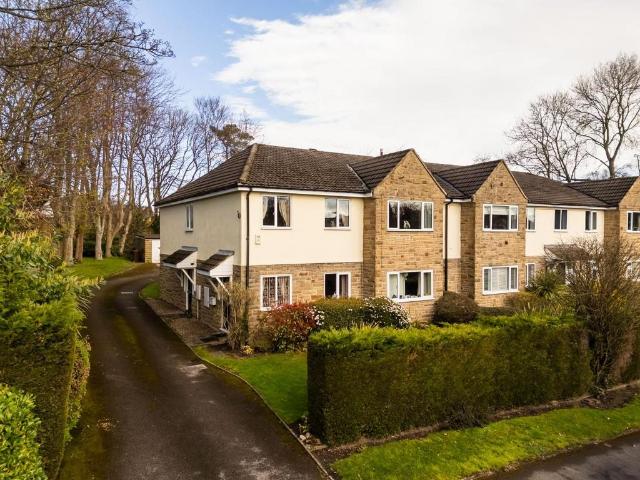 Flat for sale in Alwoodley, West Yorkshire