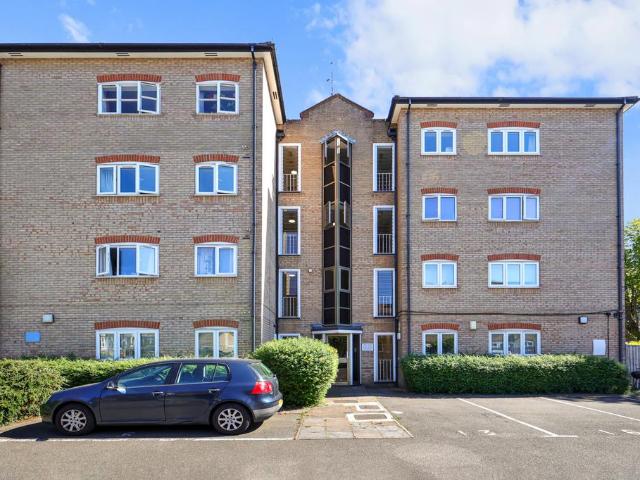 Flat for sale in Bethnal Green, Greater London