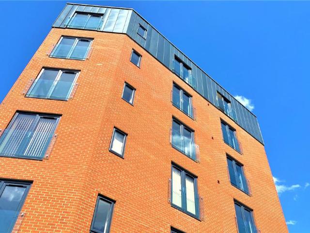 Flat for sale in West Yorkshire