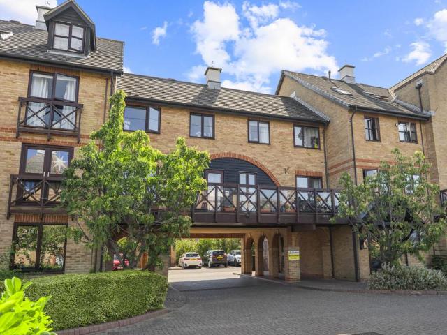Flat for sale in Epping, Essex
