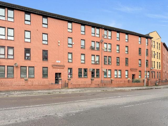 Flat for sale in Woodside, Scotland