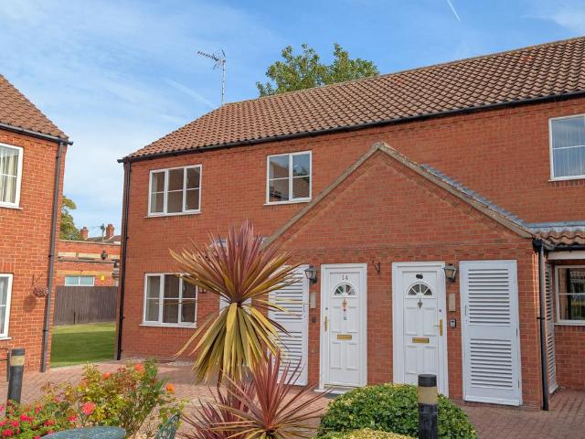 Flat for sale in Belleau, Lincolnshire