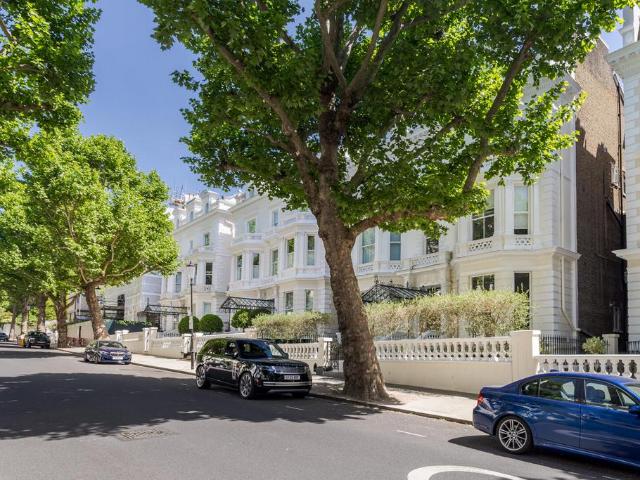 Flat for sale in Notting Hill, Greater London