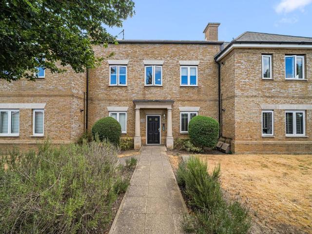 Flat for sale in Lower Halliford, Surrey