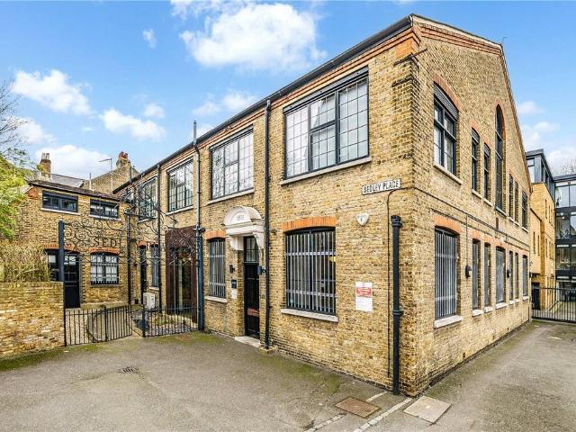 Flat for sale in London Borough of Lambeth, Greater London