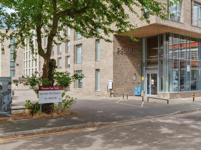 Flat for sale in Bede Island, Old Wharf
