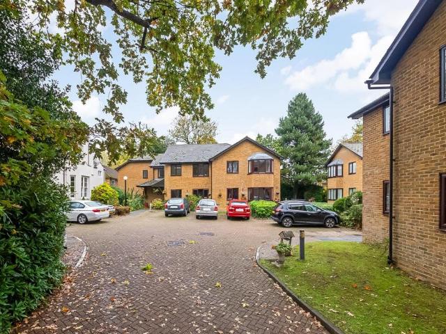 Flat for sale in London Borough of Croydon, Upper Norwood