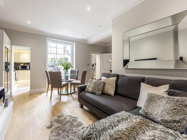 Flat for sale in Paddington, Greater London