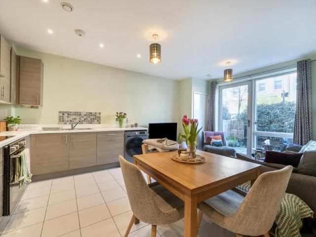 Flat for sale in Hornsey, Greater London