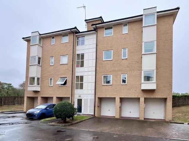 Flat for sale in Hodge Lea, Milton Keynes