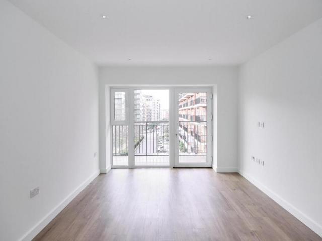 Flat for sale in Colindale, Greater London