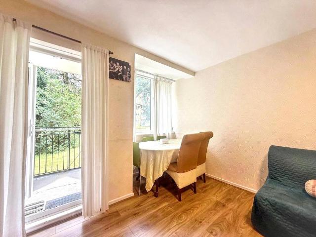 Flat for sale in Putney, Greater London