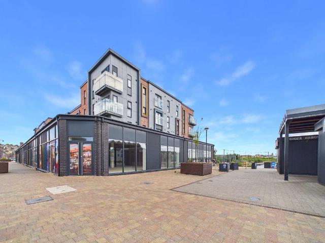Flat for sale in Barry Island, Barry