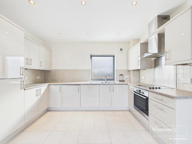 Flat for sale in Kingsbury, Greater London