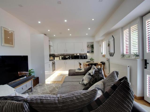 Flat for sale in Fareham, Wallington