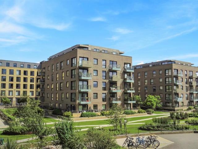 Flat for sale in Arbury, Cambridgeshire