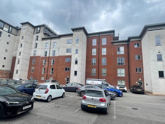 Flat for sale in Potters Corner, East Midlands