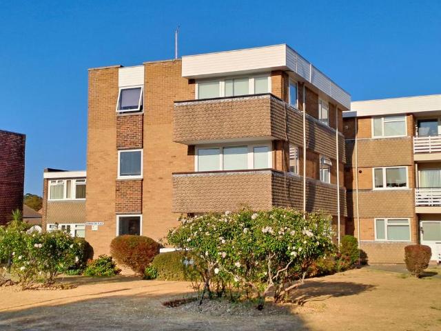 Flat for sale in Rustington, Clapham