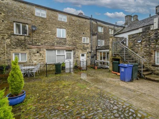 Flat for sale in Greenfoot, Settle