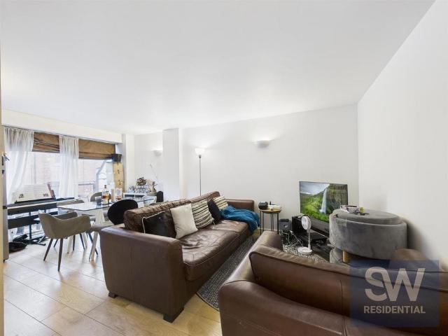 Flat for sale in West Yorkshire