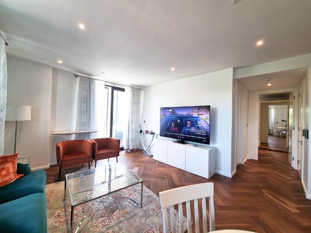 Flat for sale in Nine Elms, Greater London