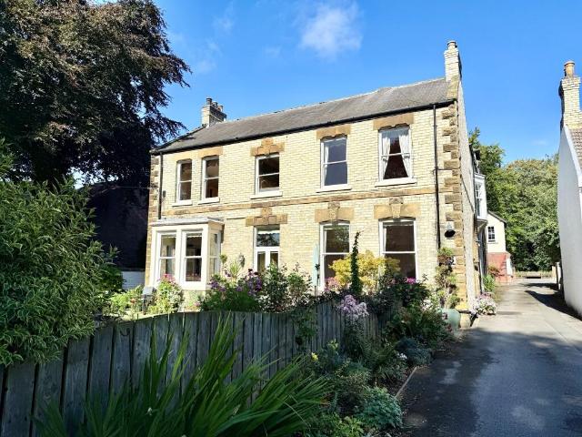 Flat for sale in Hutton Rudby, North Yorkshire
