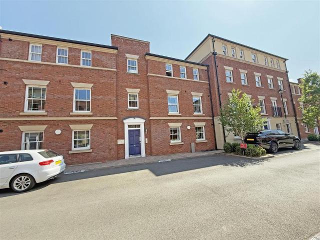 Flat for sale in Frankwell, Shropshire