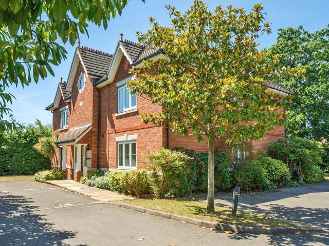 Flat for sale in Winnersh