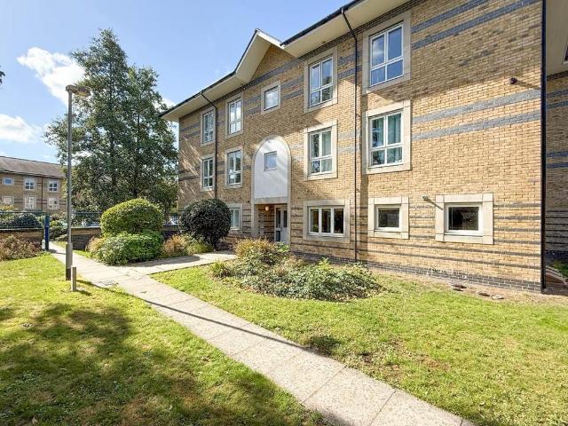 Flat for sale in Chesterton, Arbury