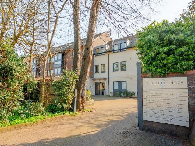Flat for sale in St Margarets, Greater London