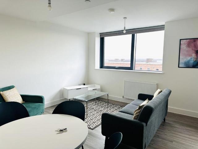 Flat for sale in Chinatown, Calderstones