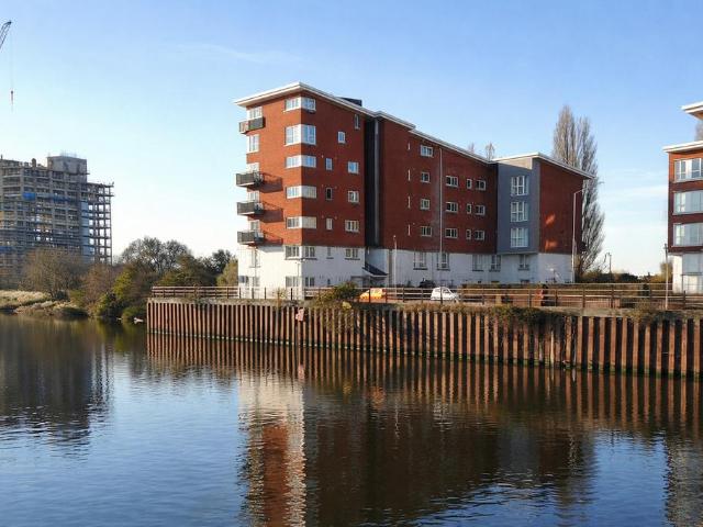 Flat for sale in Cardiff International Sports Village, Falcon Lodge