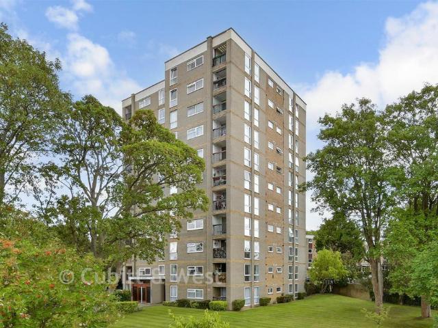 Flat for sale in Carshalton Beeches, Greater London