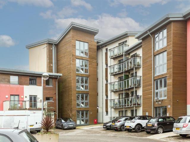 Flat for sale in SA1 Swansea Waterfront, Nangreaves