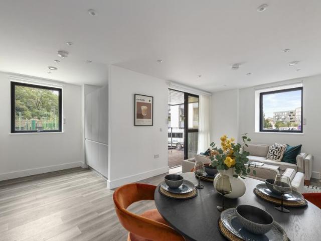 Flat for sale in London Borough of Lewisham, Deptford