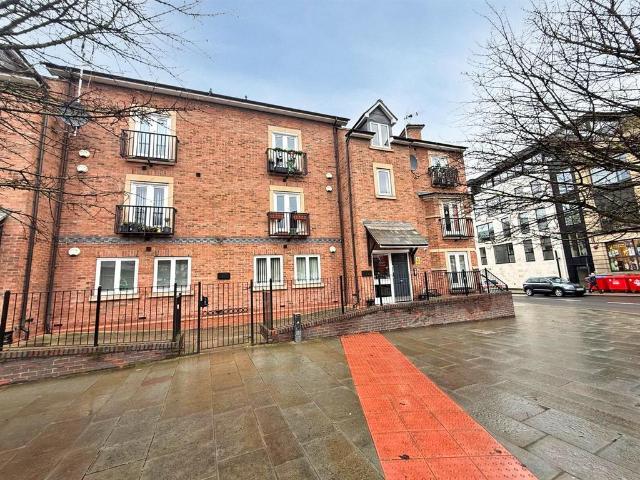 Flat for sale in Greenfields, Frankwell
