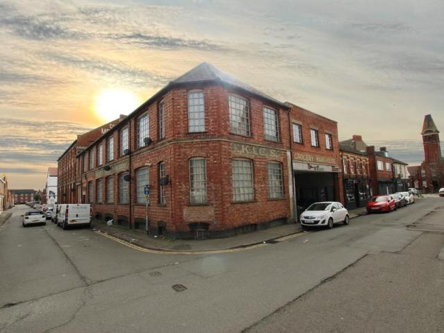 Flat for sale in Avondale, Kettering