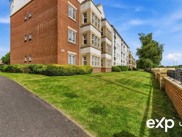 Flat for sale in Loundsley Green, East Midlands
