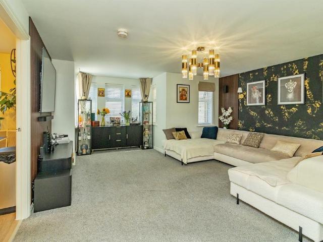 Flat for sale in Flitwick, Bedfordshire