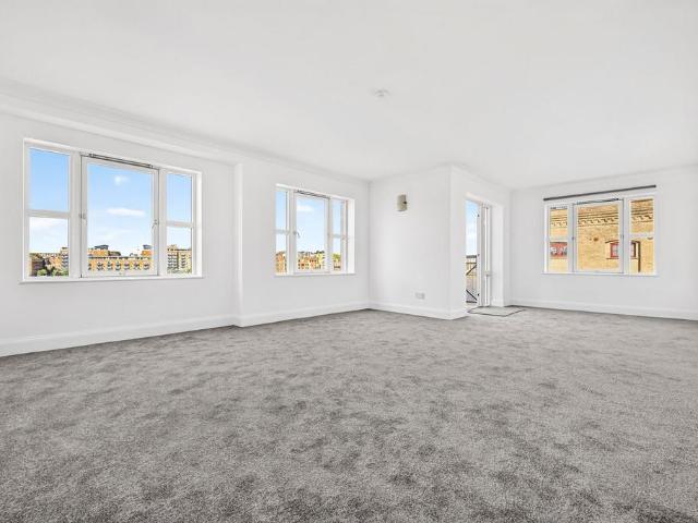 Flat for sale in King & Queen Wharf, Greater London