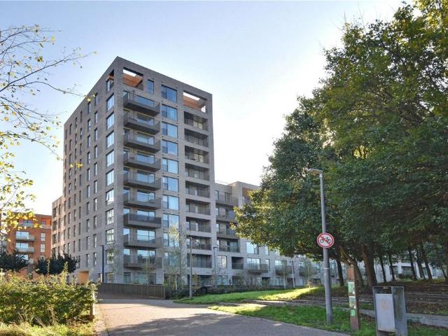 Flat for sale in East Greenwich, Greater London